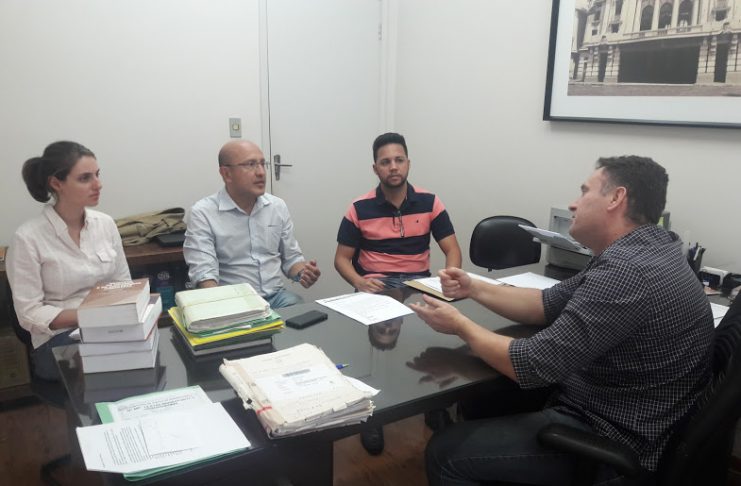 Marcos Papa aciona Ministério Público e promotor instaura inquérito