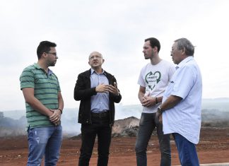 A pedido de Marcos Papa, Prefeitura tira pica-galhos do Ribeirão Verde