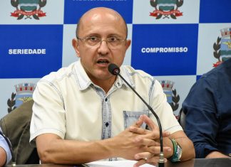 Presidente da CPI elogia licitação, mas cobra cumprimento de lei