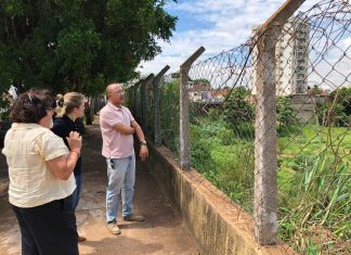 Papa volta a cobrar solução para parques abandonados