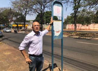 Publicidade nos pontos de ônibus: Papa cobra projeto