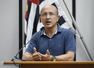 Papa anuncia licitação para captura de animais soltos