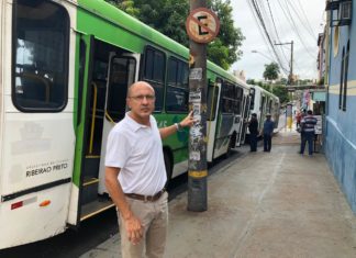 Papa quer álcool em gel nos terminais e nos ônibus