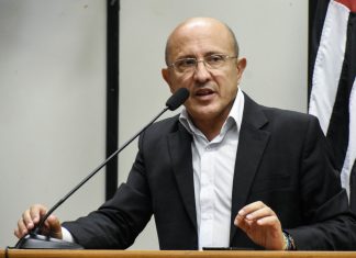 Papa critica ministro do STF por tentar afrouxar ‘Ficha Limpa’