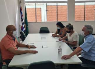 Por capacitação de podadores, Papa visita Senar e propõe parceria