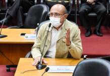 Papa questiona multas e repasse milionário