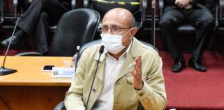 Papa questiona multas e repasse milionário