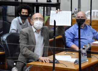 Após resposta cortada, Papa ameaça devassar Coderp com CPI