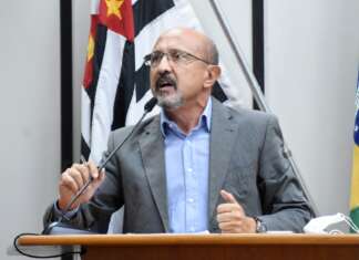 Papa tenta suspender Lei de Parcelamento