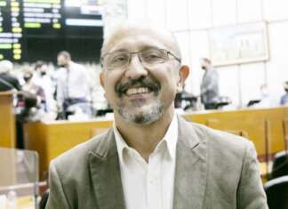 Marcos Papa se filia ao Podemos