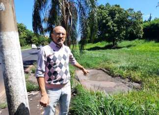 Papa denuncia esgoto in natura na Maurílio Biagi