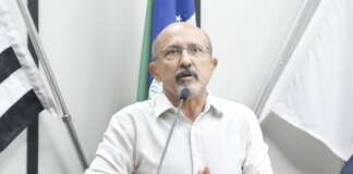 Papa critica ‘confissão’ em criação de cargos