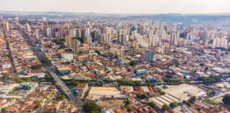 Abaixo-assinado: Prefeitura no Centro!