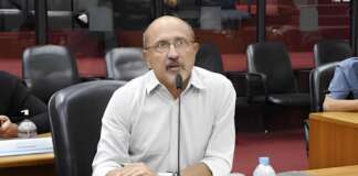 Na reta final, três projetos aprovados